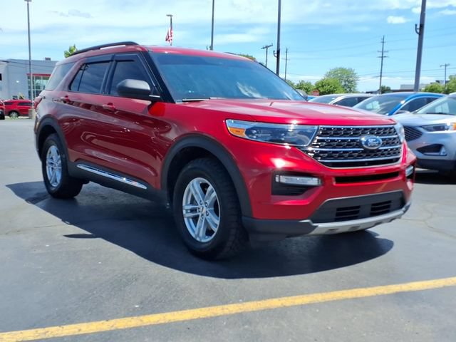 Certified 2022 Ford Explorer XLT w/ Equipment Group 202A AWD/4WD image 3