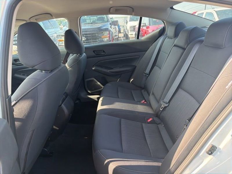 Used 2025 Nissan Altima 2.5 SV FWD image 13