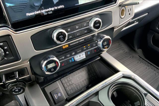 Certified 2022 Ford F450 Platinum w/ FX4 Off-Road Package AWD/4WD image 32