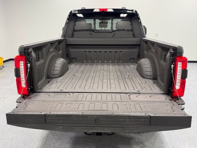 Certified 2025 Ford F250 Lariat w/ Lariat Ultimate Package AWD/4WD image 12