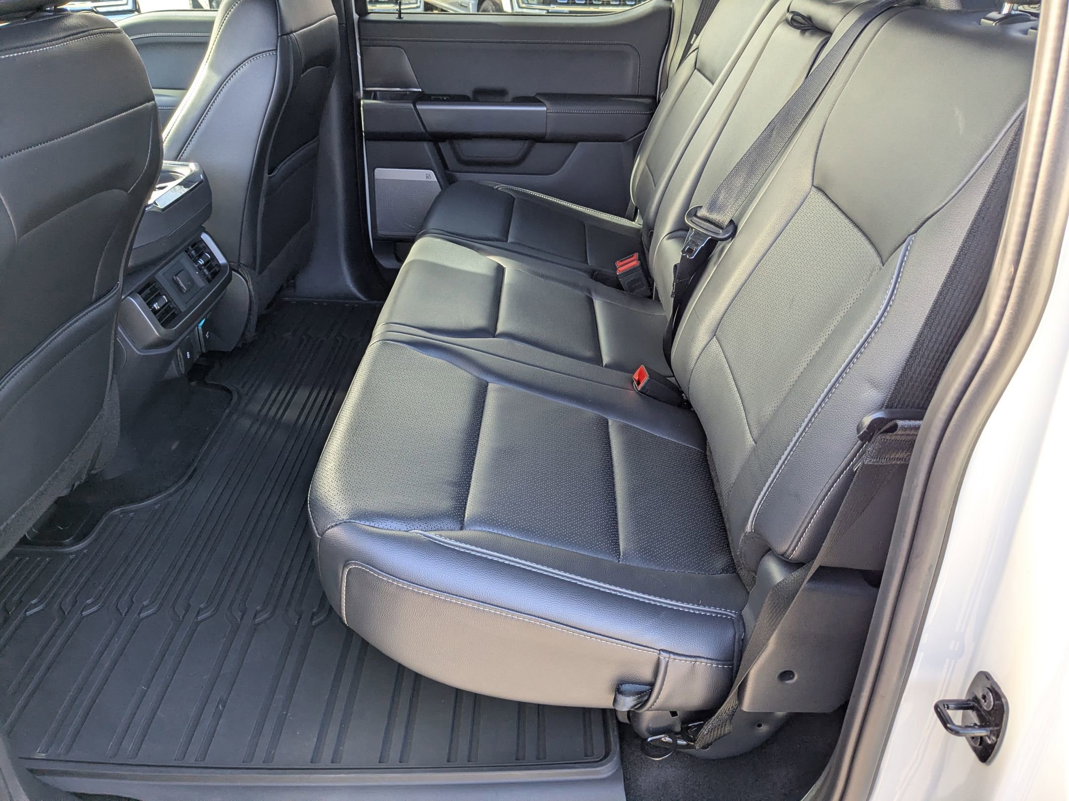 Certified 2025 Ford F150 Lariat w/ Equipment Group 501A Mid image 35