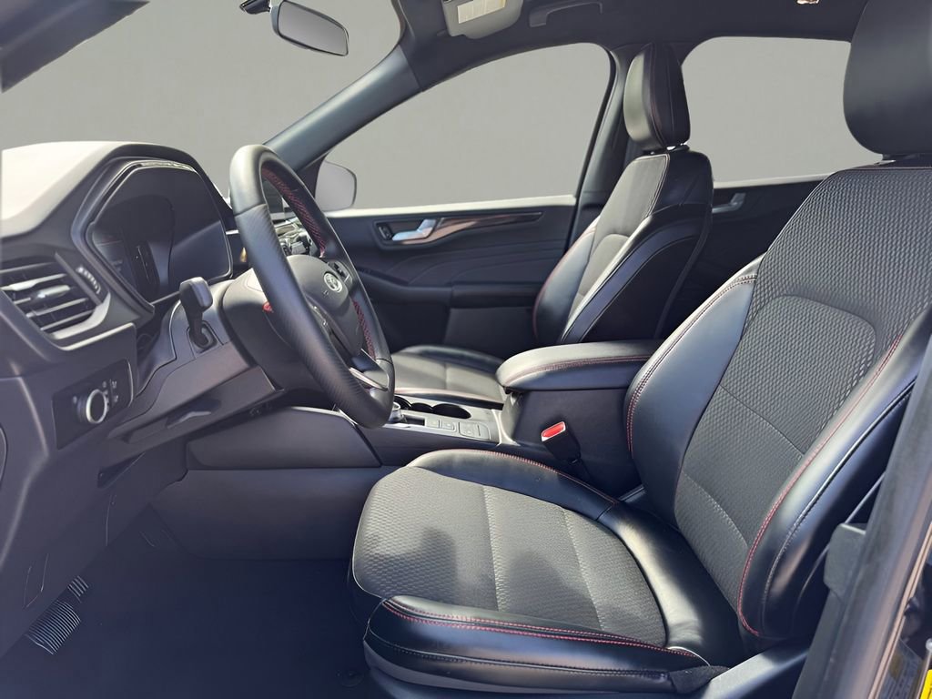 Certified 2025 Ford Escape ST-Line image 16