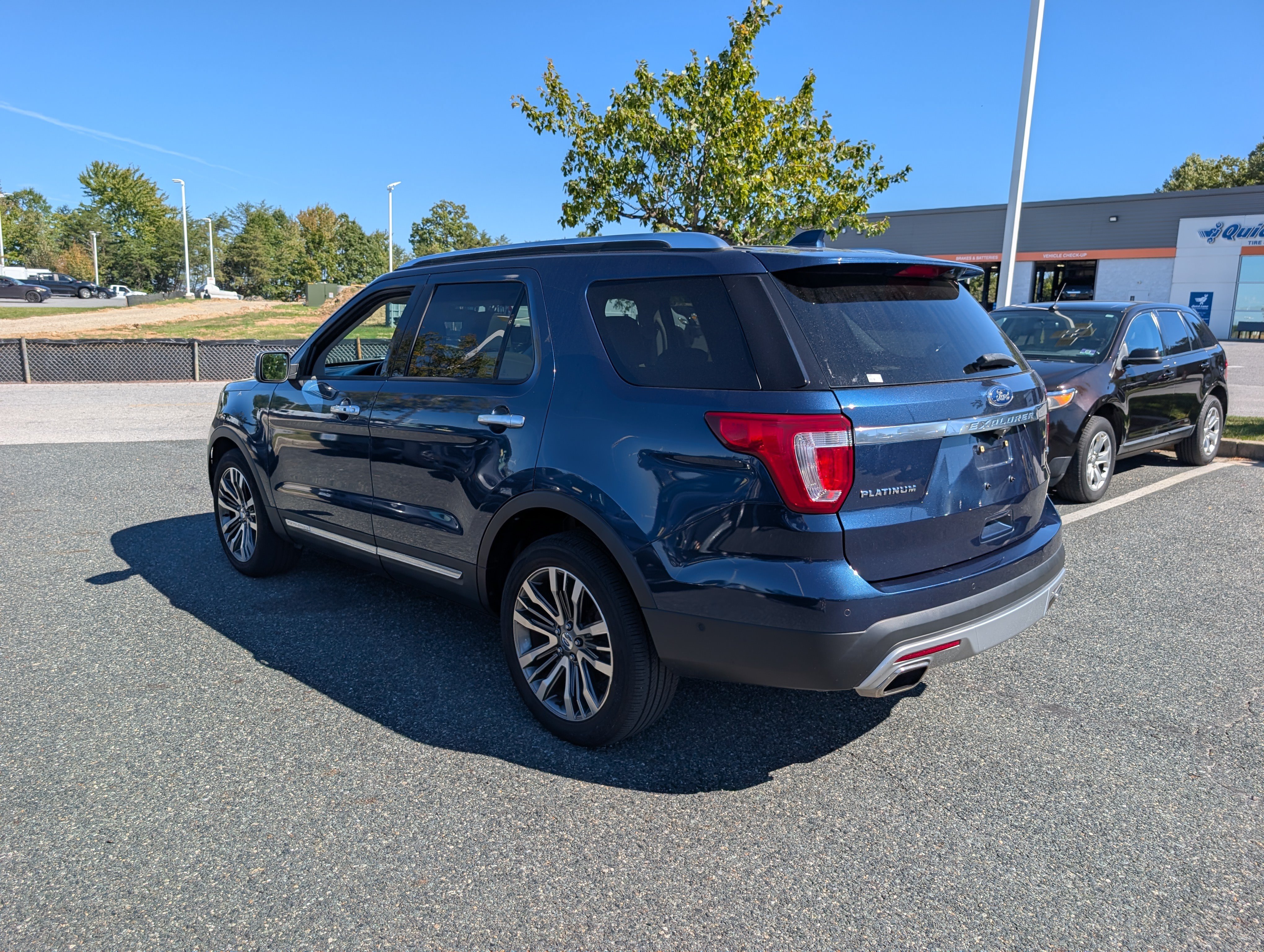 Certified 2017 Ford Explorer Platinum AWD/4WD image 6