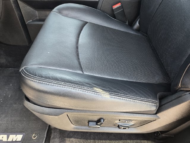 Used 2017 RAM 1500 Laramie AWD/4WD image 22