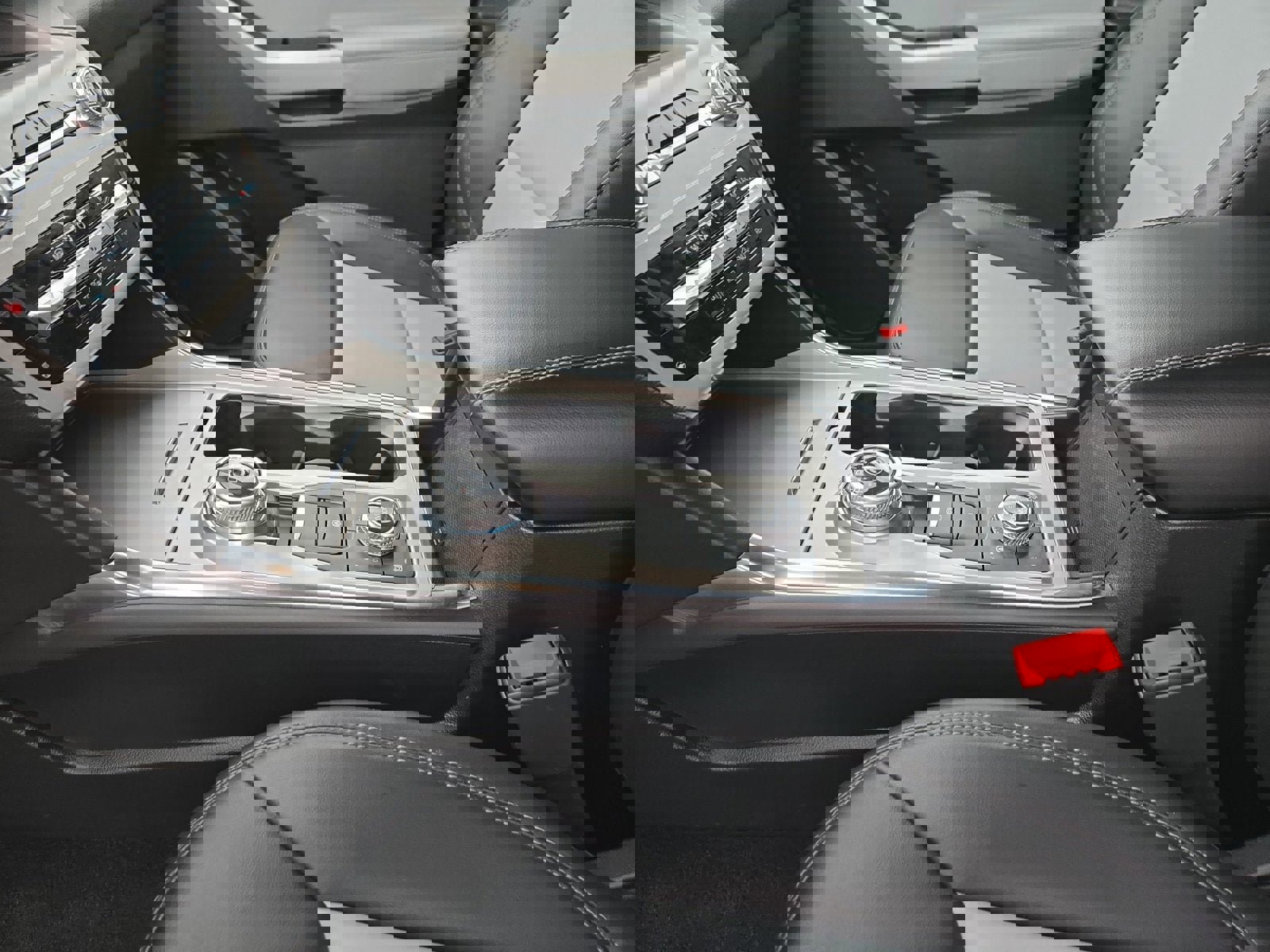 Certified 2023 Ford Explorer XLT w/ Equipment Group 202A image 22