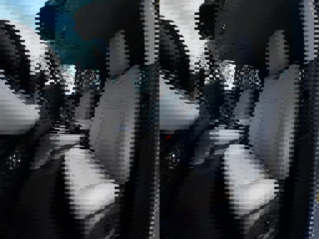 Certified 2025 Ford Explorer Platinum w/ Ultimate Package image 30