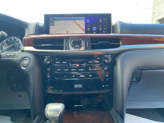 Used 2017 Lexus LX 570 4WD w/ Luxury Package image 17