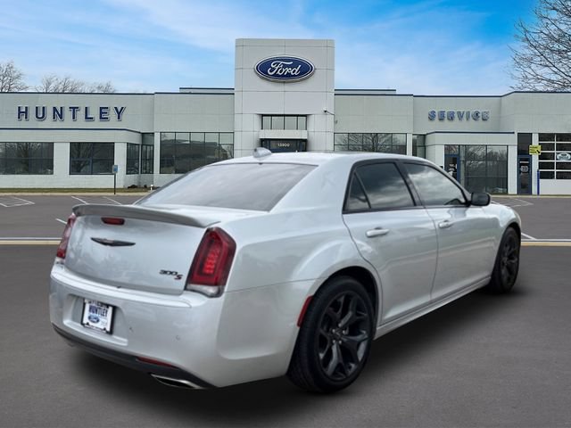 Used 2021 Chrysler 300 S w/ S Model Appearance Package RWD image 4