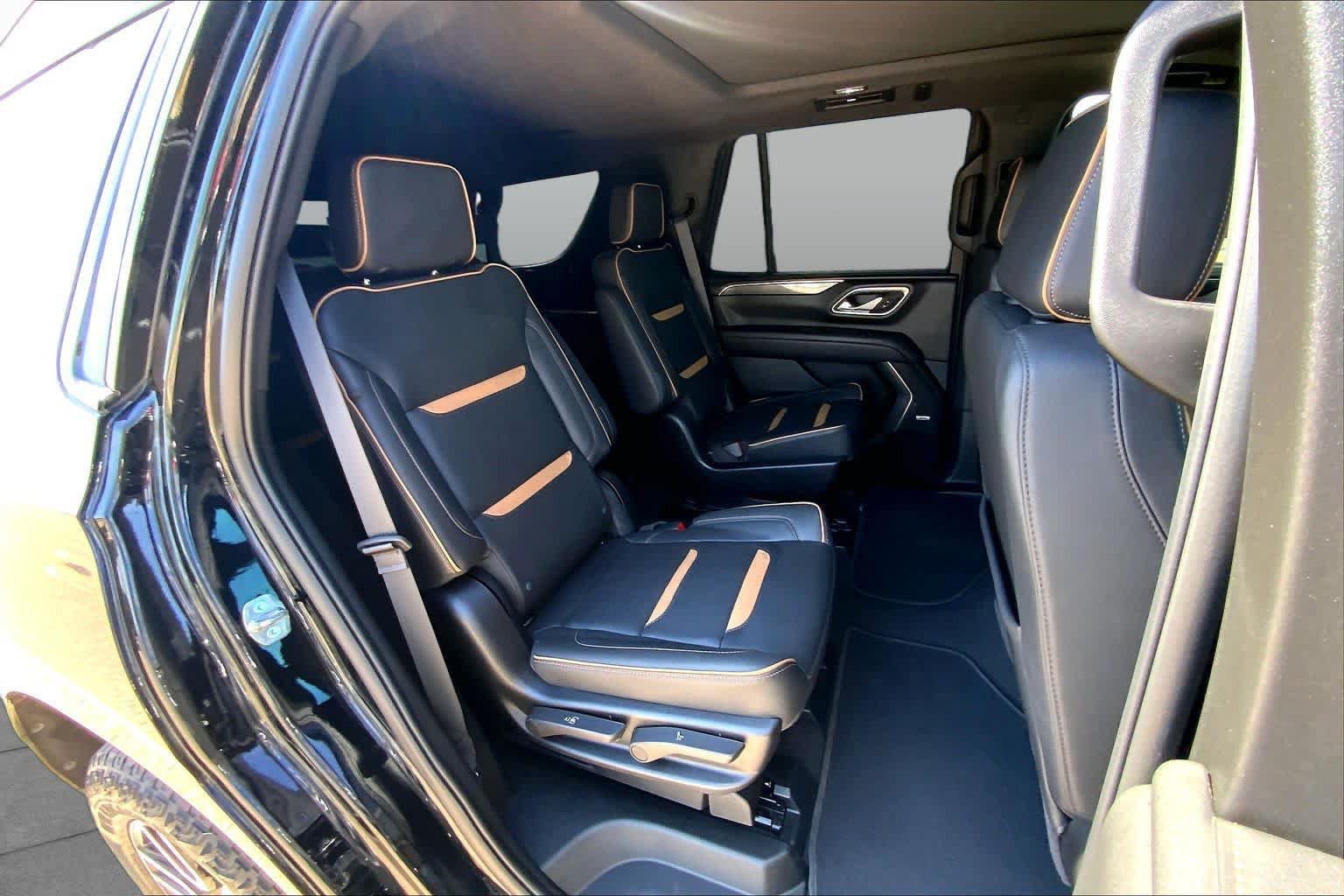 Used 2024 GMC Yukon AT4 w/ AT4 Premium Plus Package AWD/4WD image 20