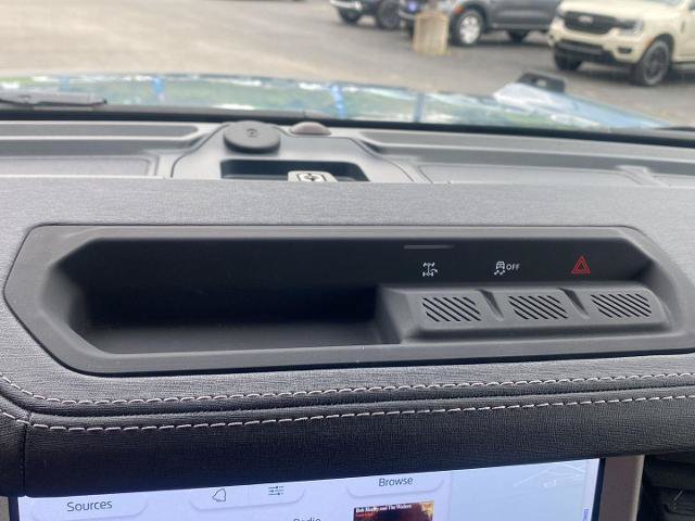 Certified 2025 Ford Bronco Outer Banks AWD/4WD image 21