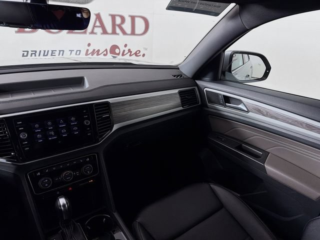 Used 2022 Volkswagen Atlas Cross Sport SE FWD image 27