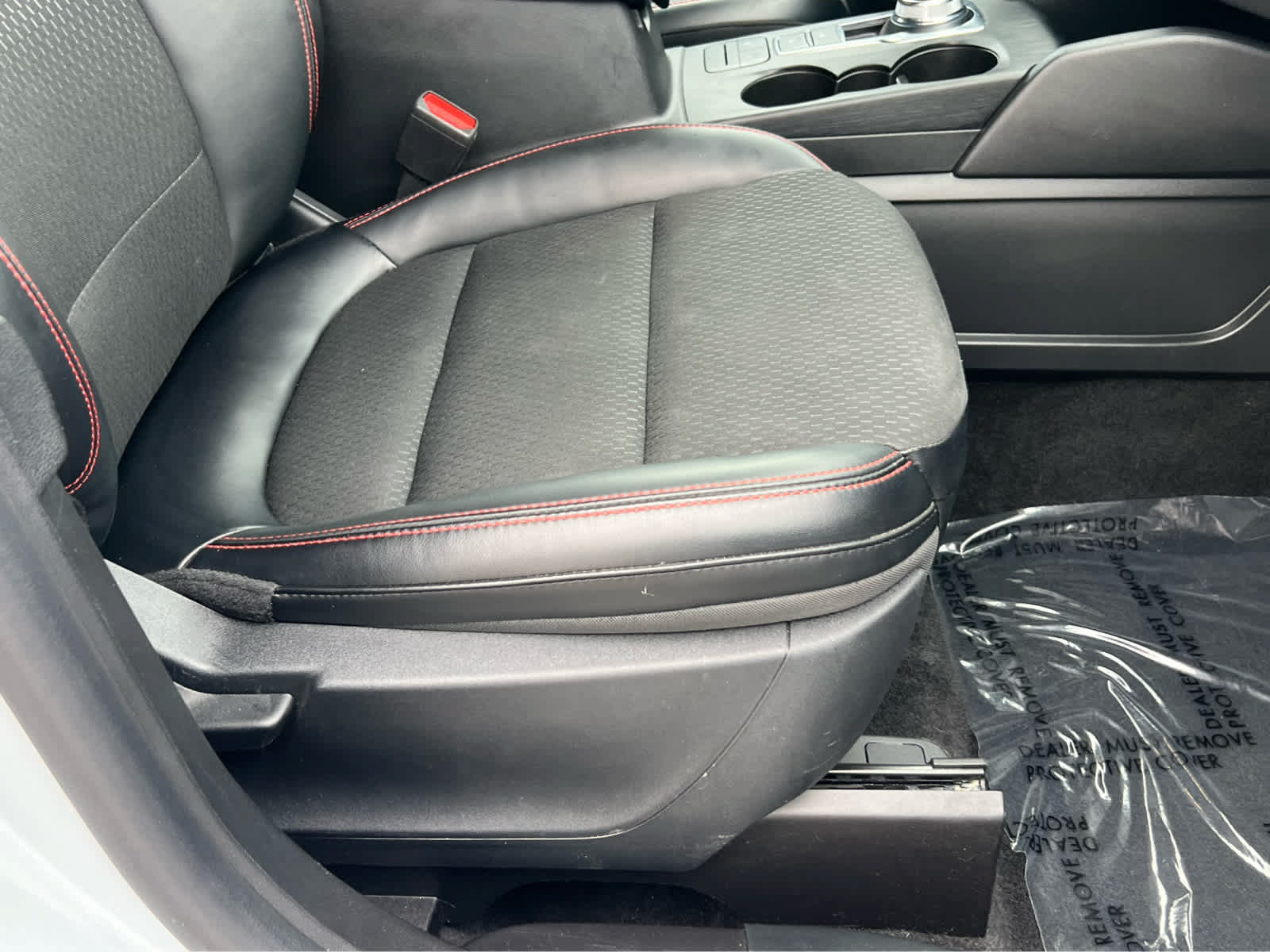 Certified 2025 Ford Escape ST-Line Select AWD/4WD image 18