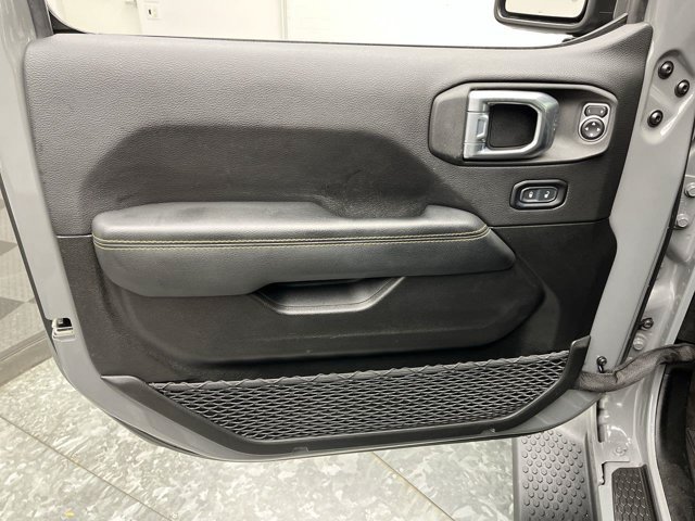 Used 2023 Jeep Wrangler Unlimited Sahara AWD/4WD image 8