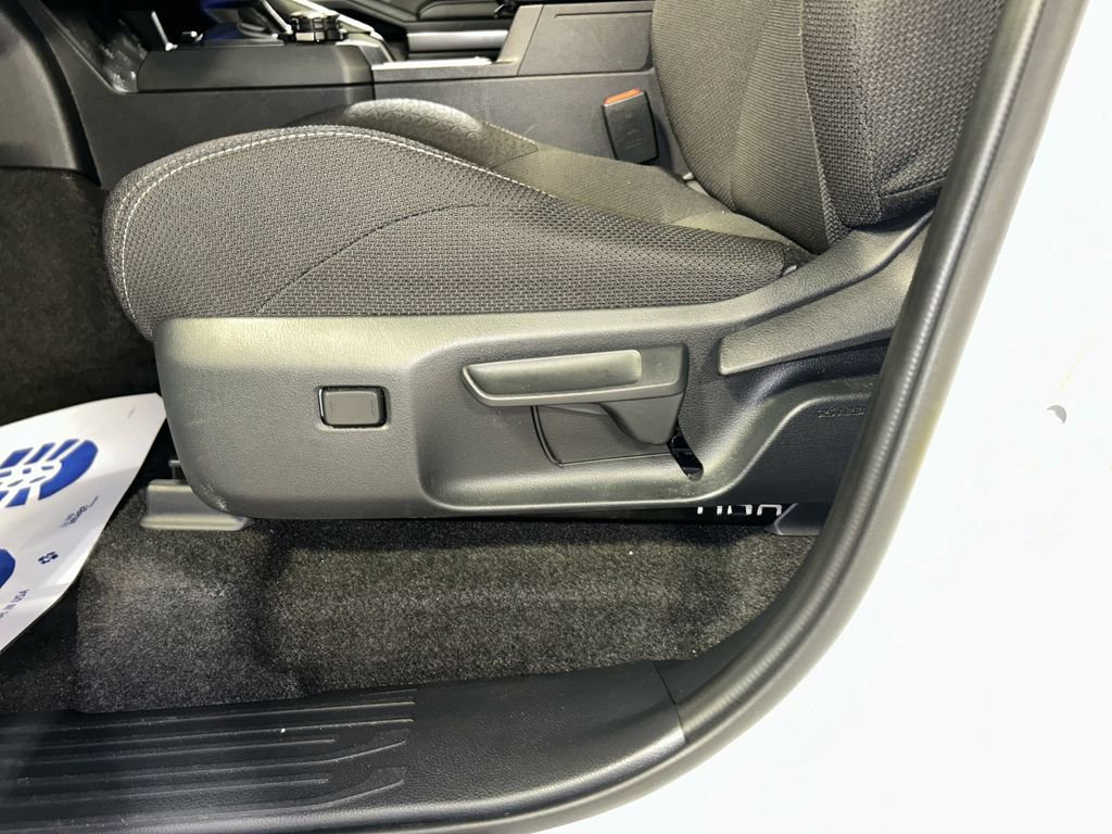 Used 2025 Toyota 4Runner SR5 AWD/4WD image 29