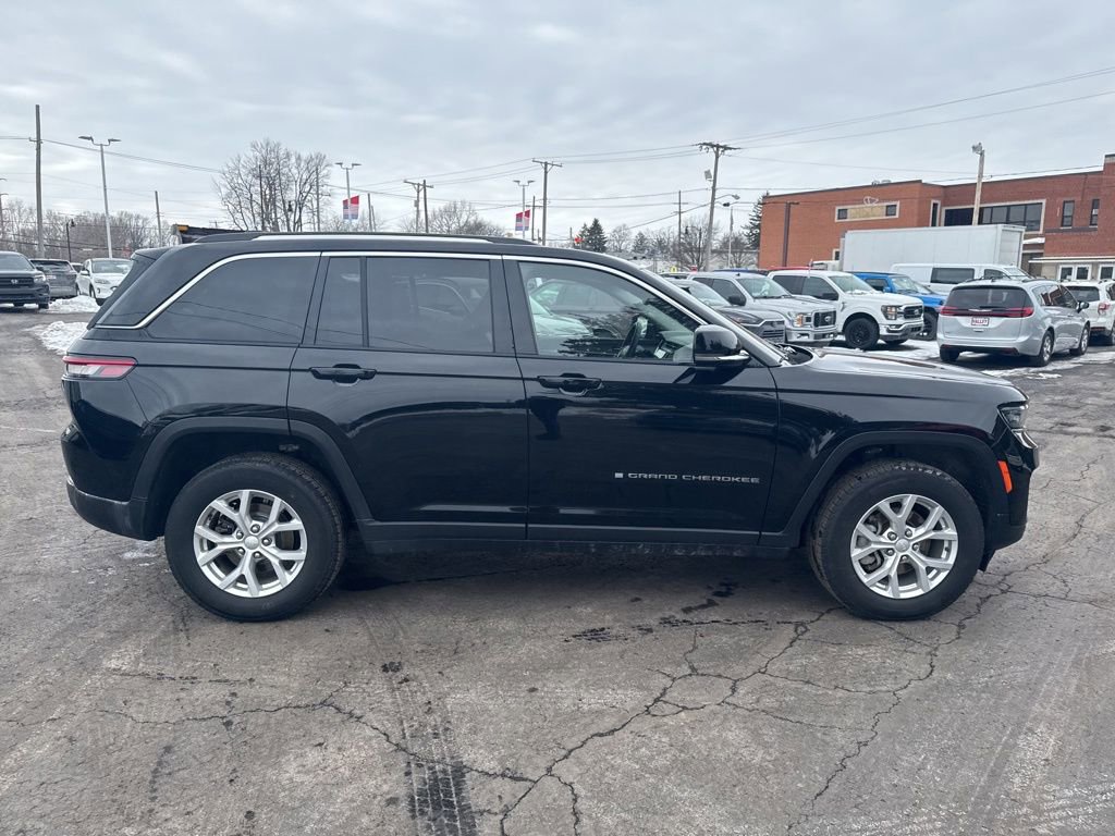 Used 2023 Jeep Grand Cherokee Limited image 8