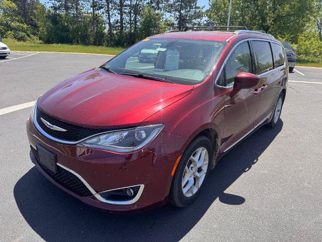 Used 2018 Chrysler Pacifica Touring-L w/ Tire & Wheel Group FWD image 3