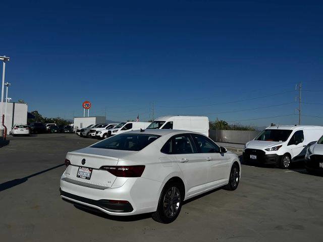 Used 2023 Volkswagen Jetta SE FWD image 5