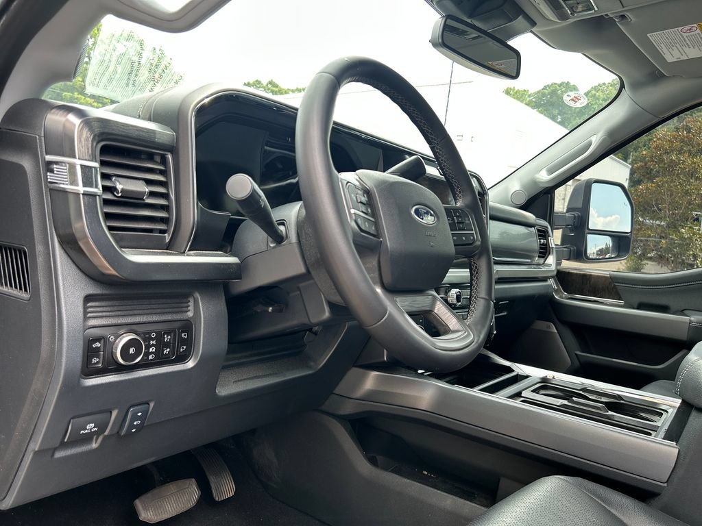 Certified 2025 Ford F450 Lariat w/ Lariat Ultimate Package AWD/4WD image 10