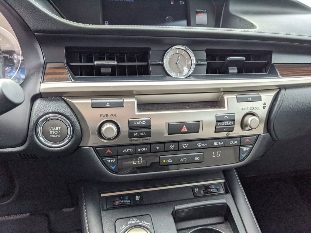 Used 2017 Lexus ES 350 w/ Premium Package FWD image 23
