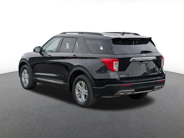 Certified 2022 Ford Explorer XLT w/ Equipment Group 202A image 2