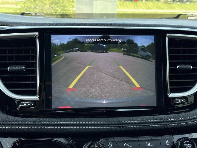 Used 2025 Chrysler Pacifica Limited FWD image 25