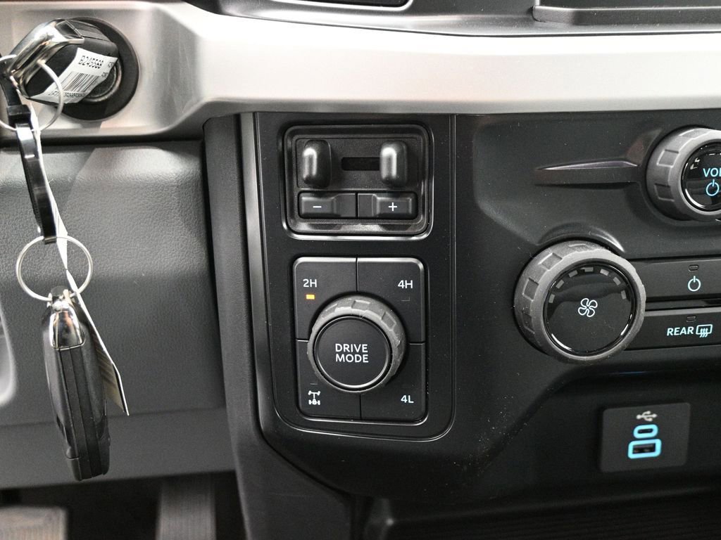 Certified 2024 Ford F250 XLT w/ FX4 Off-Road Package AWD/4WD image 17