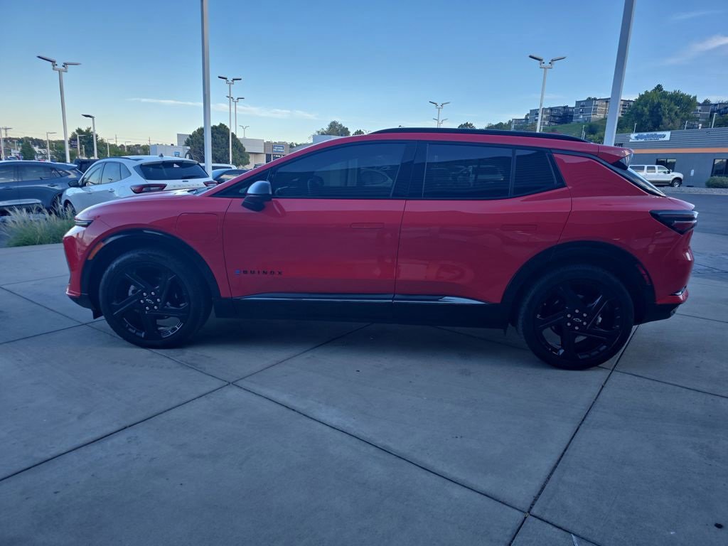 Used 2025 Chevrolet Equinox EV RS image 2