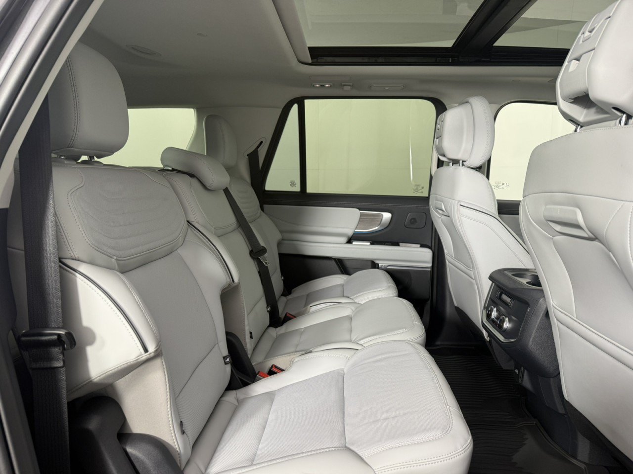 Certified 2026 Ford Expedition Max Platinum w/ Platinum Ultimate Package AWD/4WD image 14