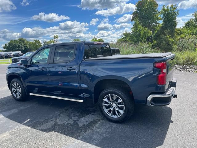 Used 2022 Chevrolet Silverado 1500 LT AWD/4WD image 6