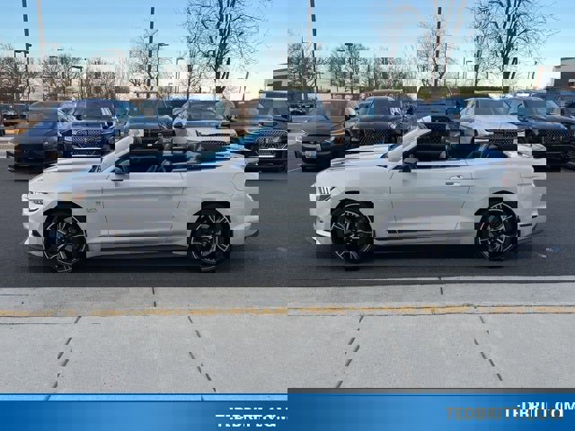 Certified 2017 Ford Mustang GT Premium w/ Equipment Group 401A image 4