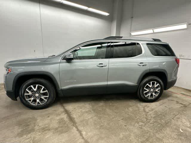 Used 2023 GMC Acadia SLE w/ Driver Convenience Package FWD image 2