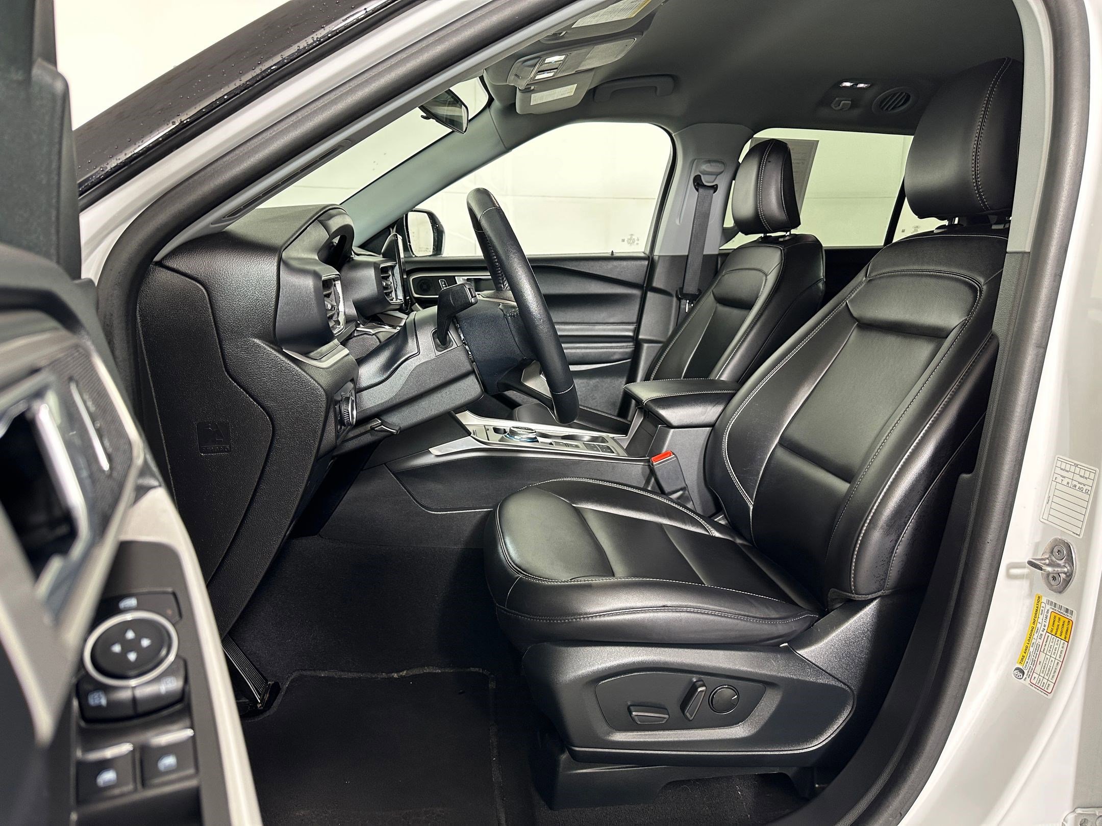 Certified 2024 Ford Explorer XLT w/ Equipment Group 202A image 9