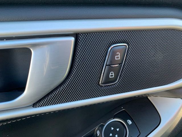 Certified 2023 Ford Explorer XLT w/ Equipment Group 202A image 10