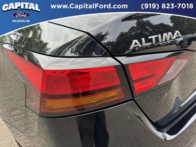 Used 2025 Nissan Altima 2.5 SV FWD image 15
