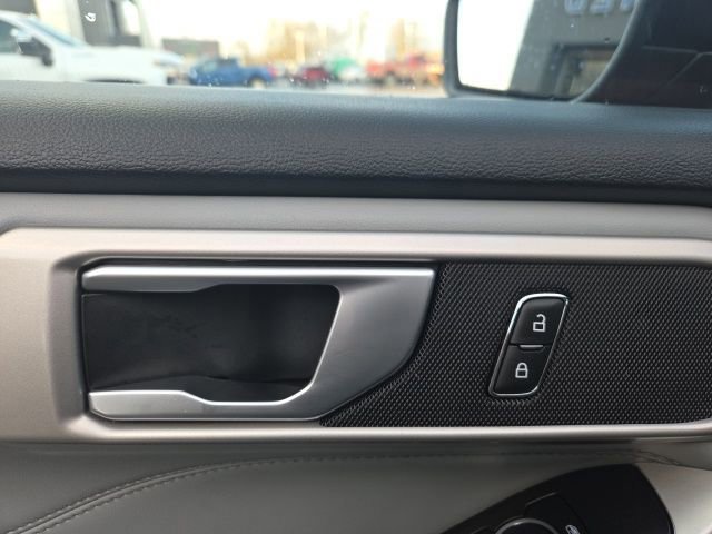 Certified 2023 Ford Explorer XLT w/ Equipment Group 202A image 21