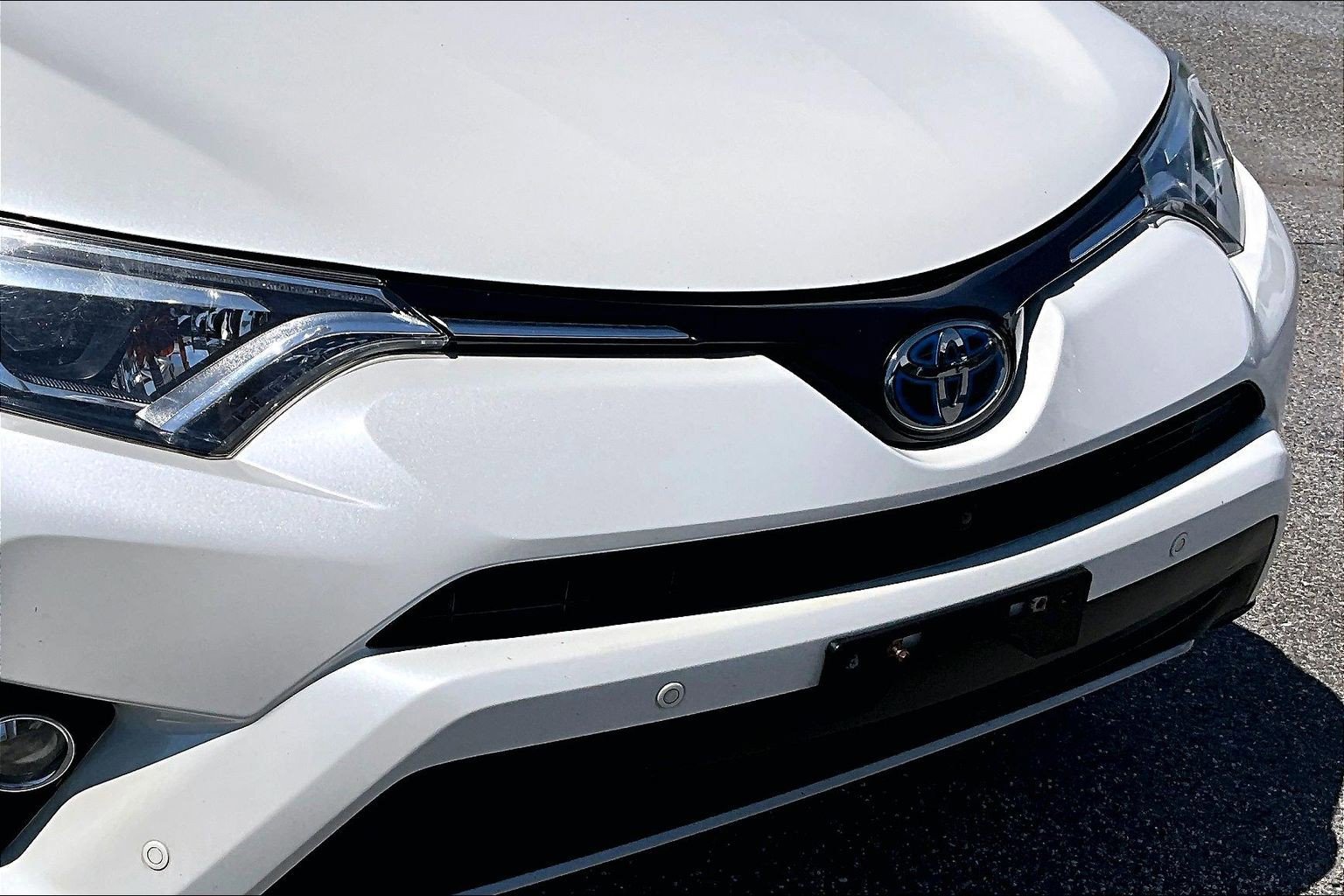 Used 2017 Toyota RAV4 Limited w/ Advanced Technology Package AWD/4WD image 28