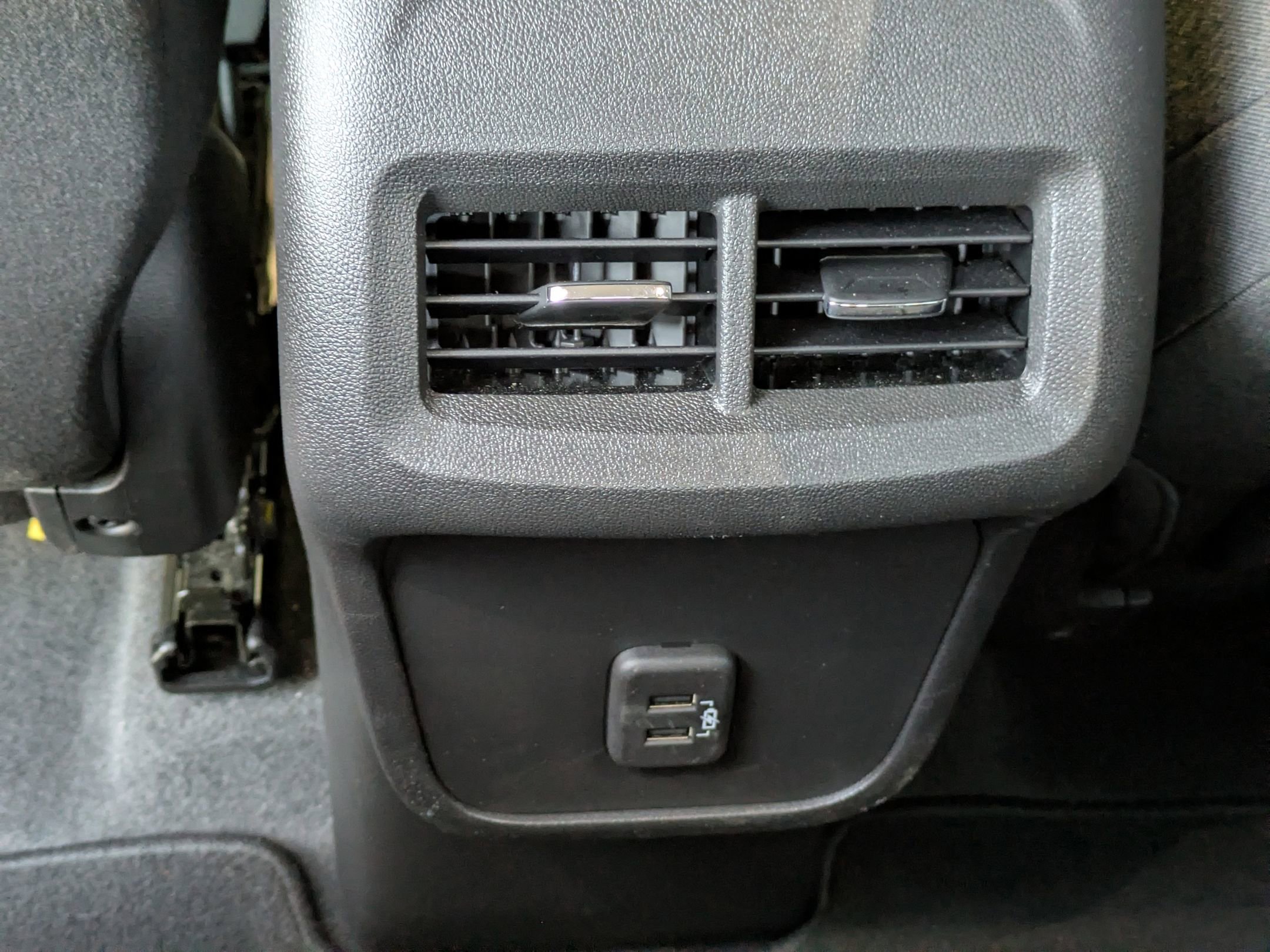 Used 2023 GMC Terrain SLE w/ Driver Convenience Package image 28