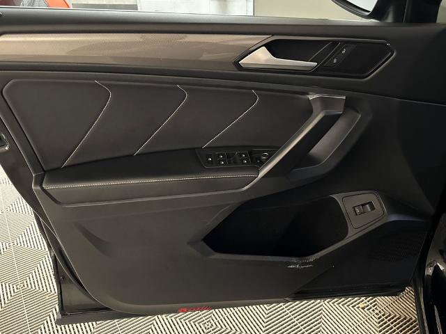 Used 2022 Volkswagen Tiguan SE w/ Panoramic Sunroof Package FWD image 16