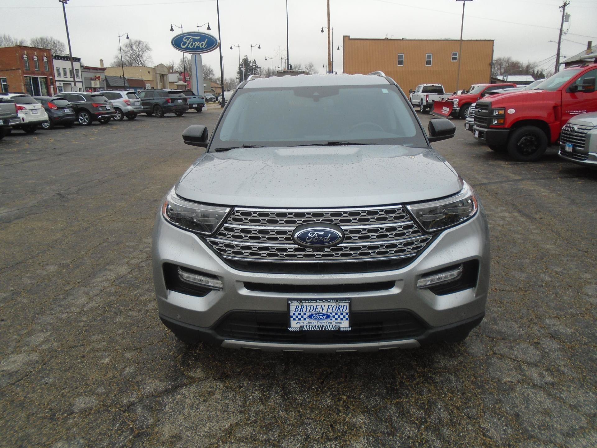 Certified 2024 Ford Explorer Limited AWD/4WD image 3