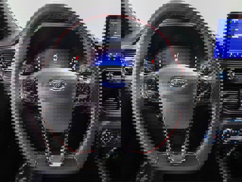 Certified 2025 Ford Escape ST-Line image 9