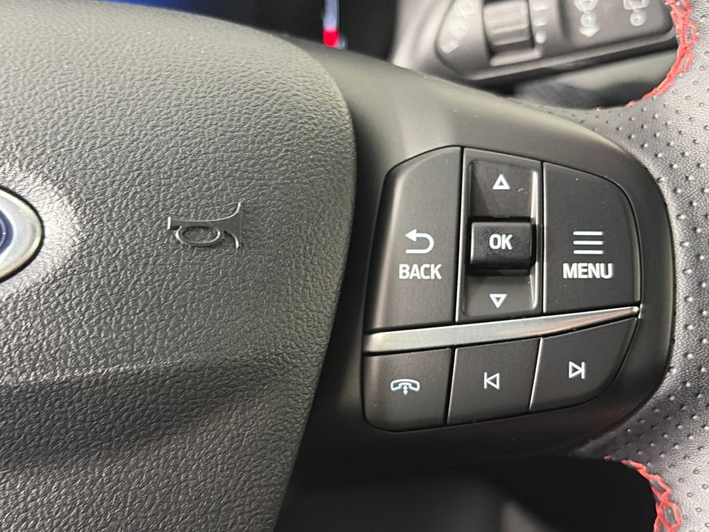 Certified 2025 Ford Escape ST-Line Select AWD/4WD image 18