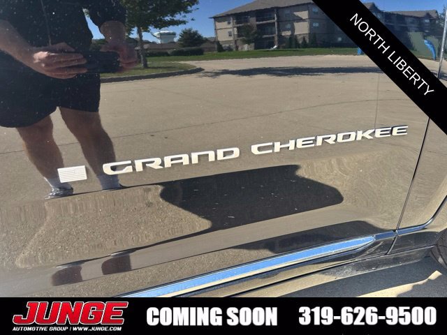Used 2024 Jeep Grand Cherokee Summit AWD/4WD image 9