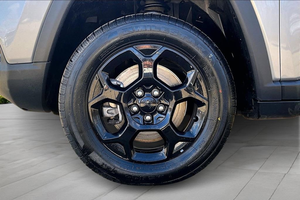 Used 2023 Jeep Compass Trailhawk AWD/4WD image 9