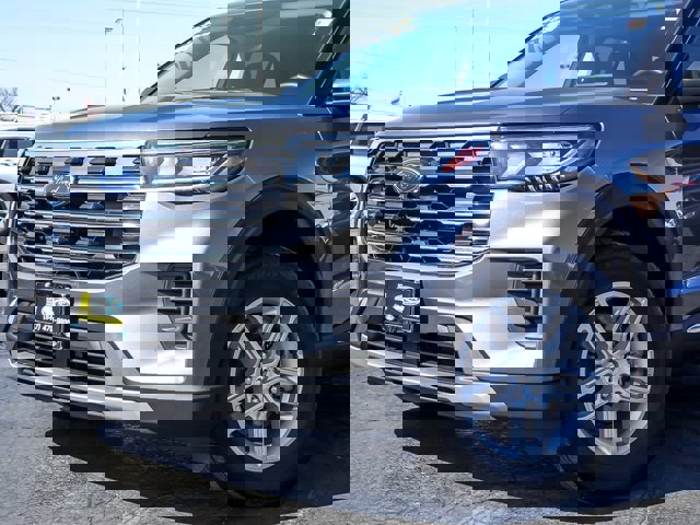 Certified 2025 Ford Explorer Active image 2