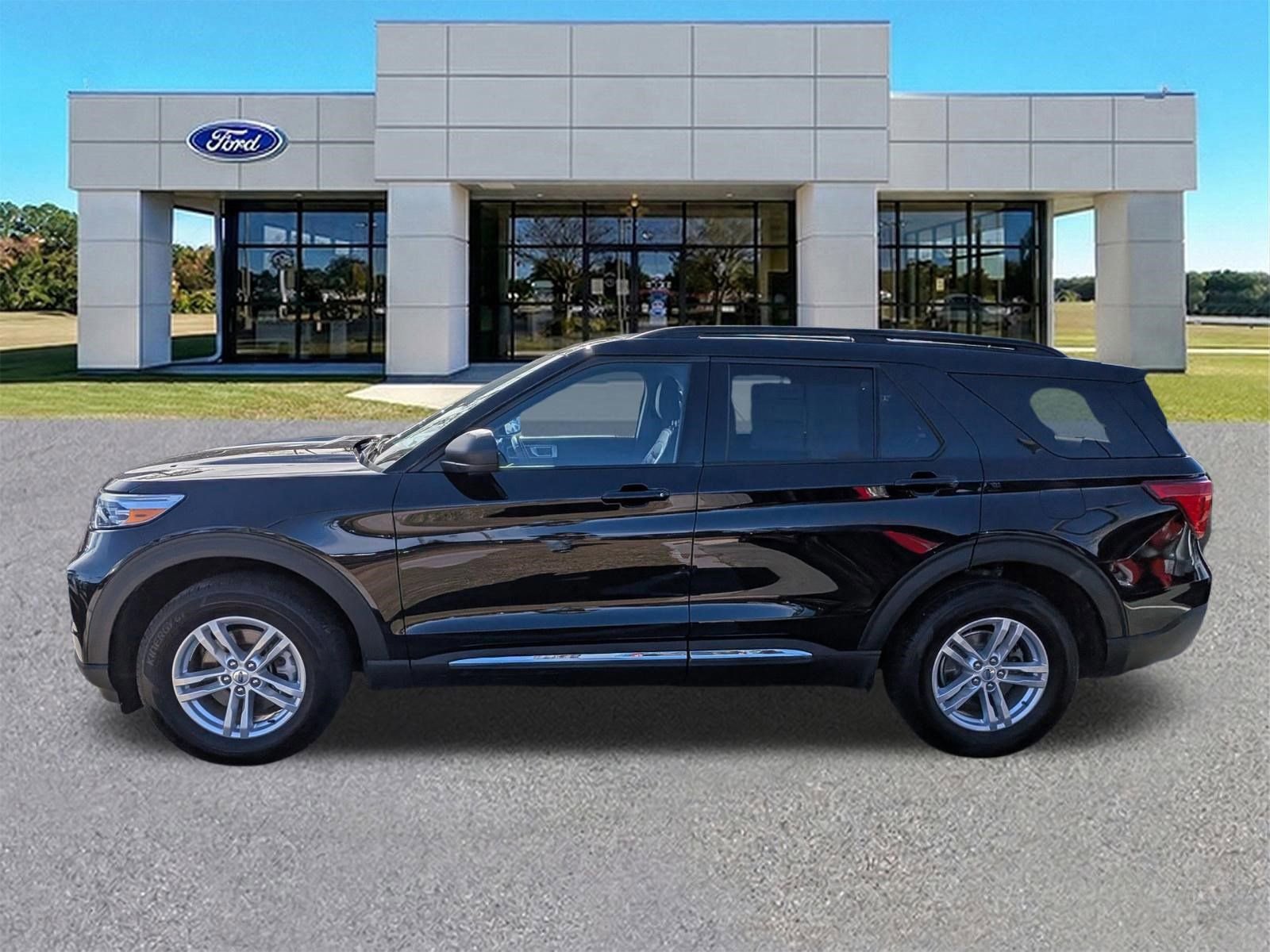 Certified 2023 Ford Explorer XLT w/ Equipment Group 202A image 2