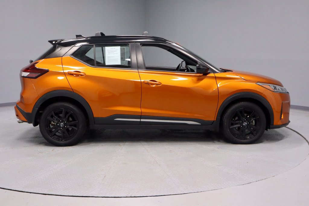 Used 2024 Nissan Kicks SR w/ SR Premium Package FWD image 12