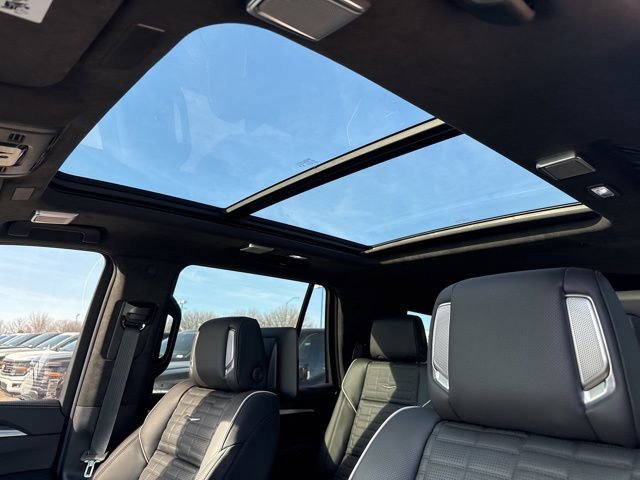 Used 2026 Cadillac Escalade Platinum Sport w/ LPO, ONYX Package image 23