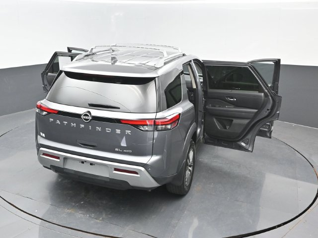 Used 2025 Nissan Pathfinder SL AWD/4WD image 25