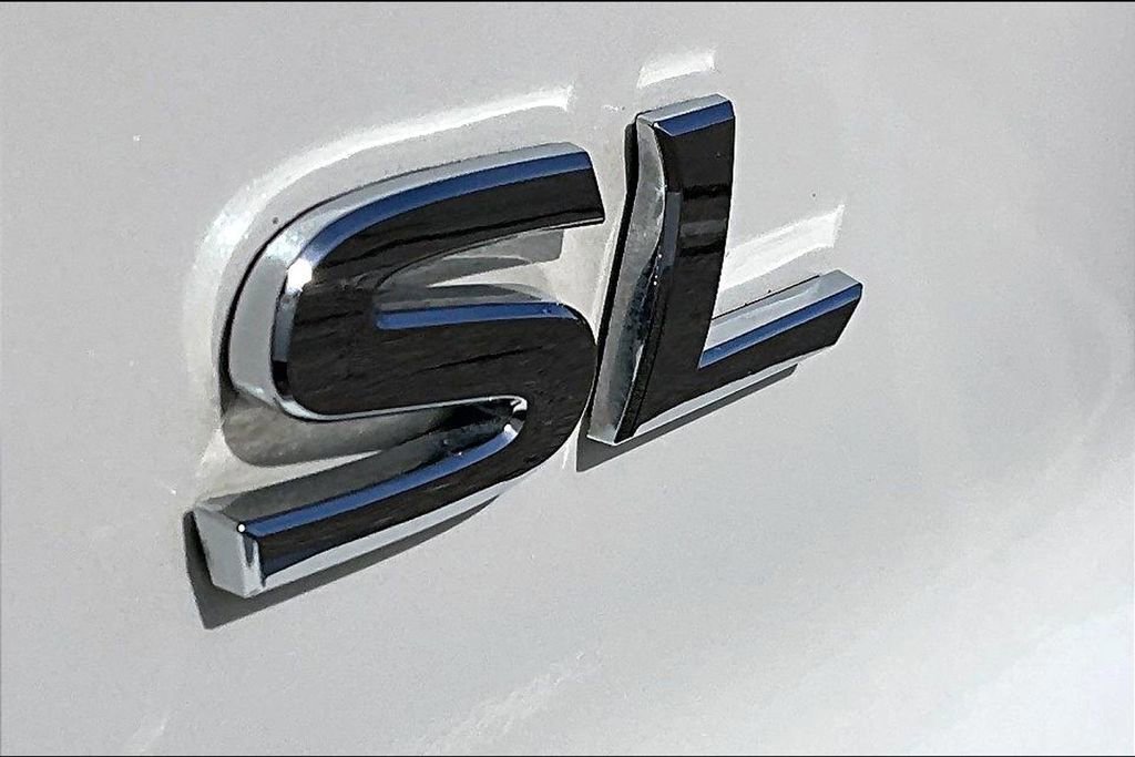 Used 2024 Nissan Pathfinder SL FWD image 10