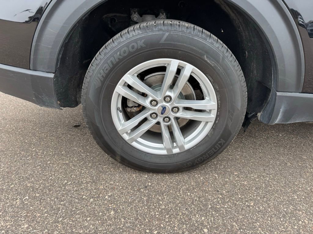 Certified 2022 Ford Explorer XLT image 3